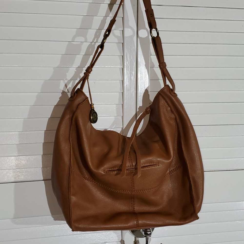 The SAK Leather Tote        (item#114)